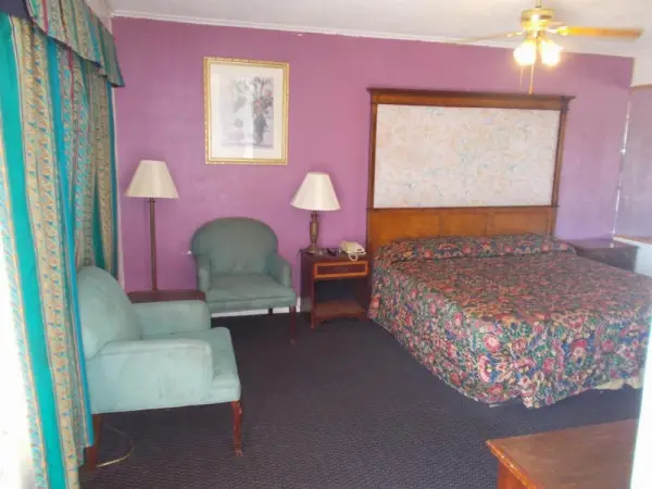 Hillside Motel 6